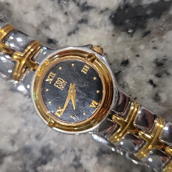 Esq Watch - Picture 3 of 3